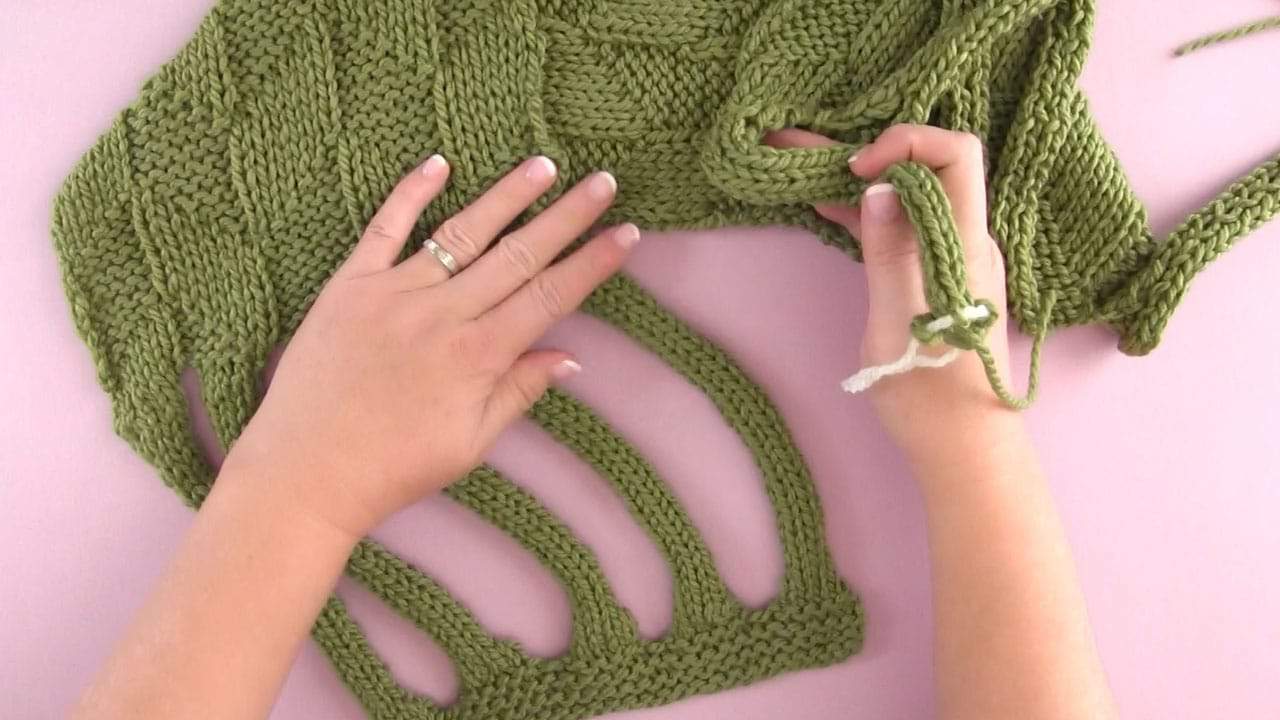 Braiding Celtic Knot Scarf