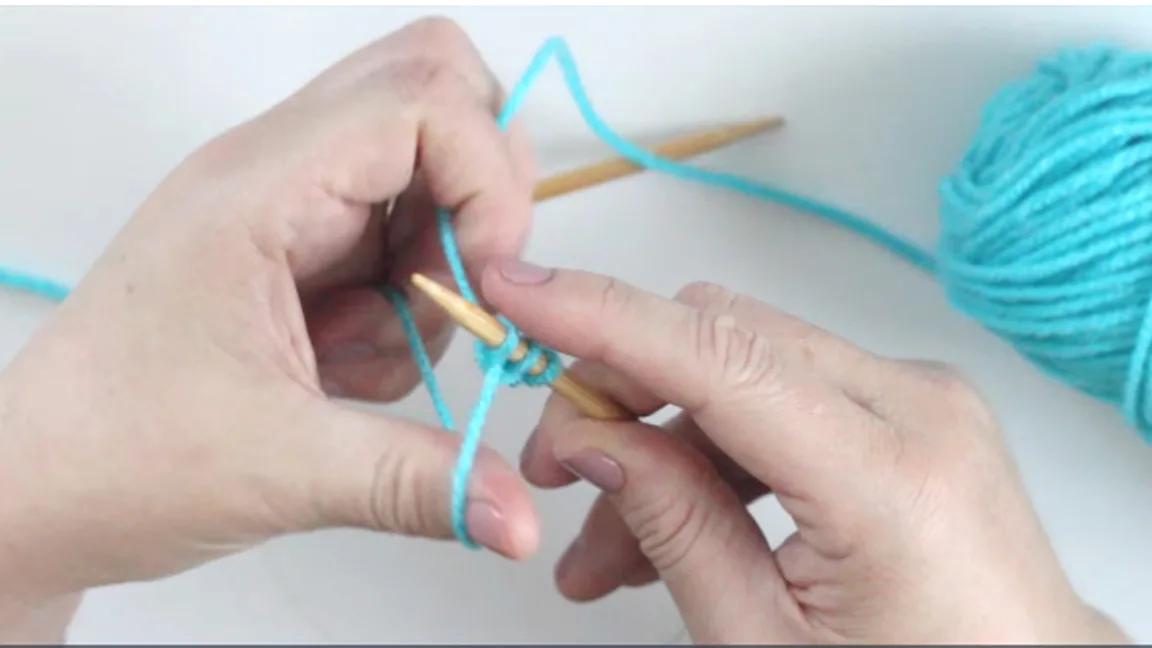 How to Knit in the Round on Circular Needles in 5 Easy Steps