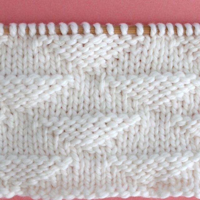 Pique Triangle Stitch Knitting Pattern for Beginners - Studio Knit