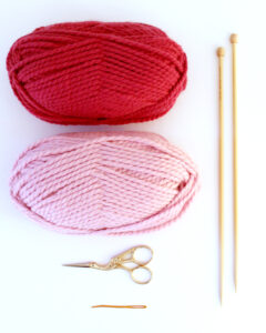 Bubble Stitch Heart Pillow: Knitting Pattern - Studio Knit