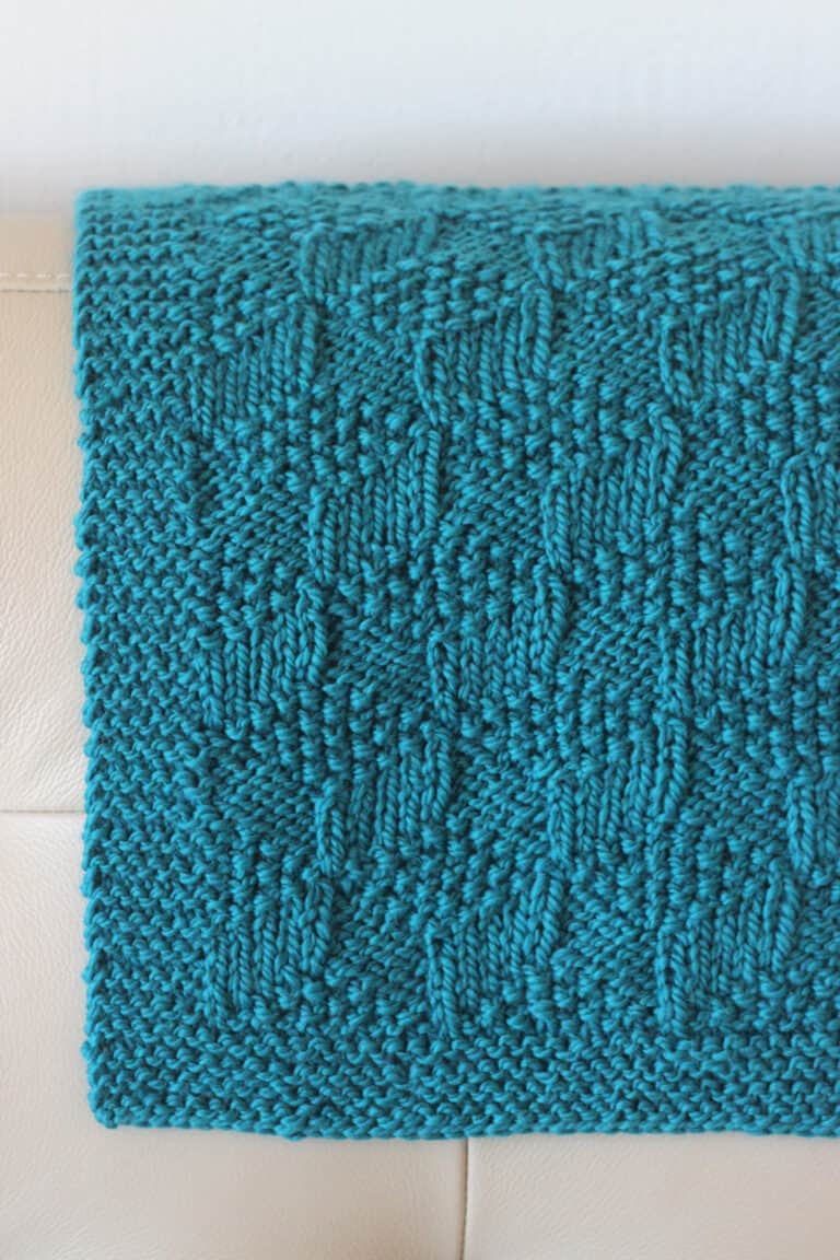 Knitted Blanket in Tumbling Blocks Pattern - Studio Knit